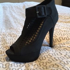Black sueded peep toe mesh front heeled booties